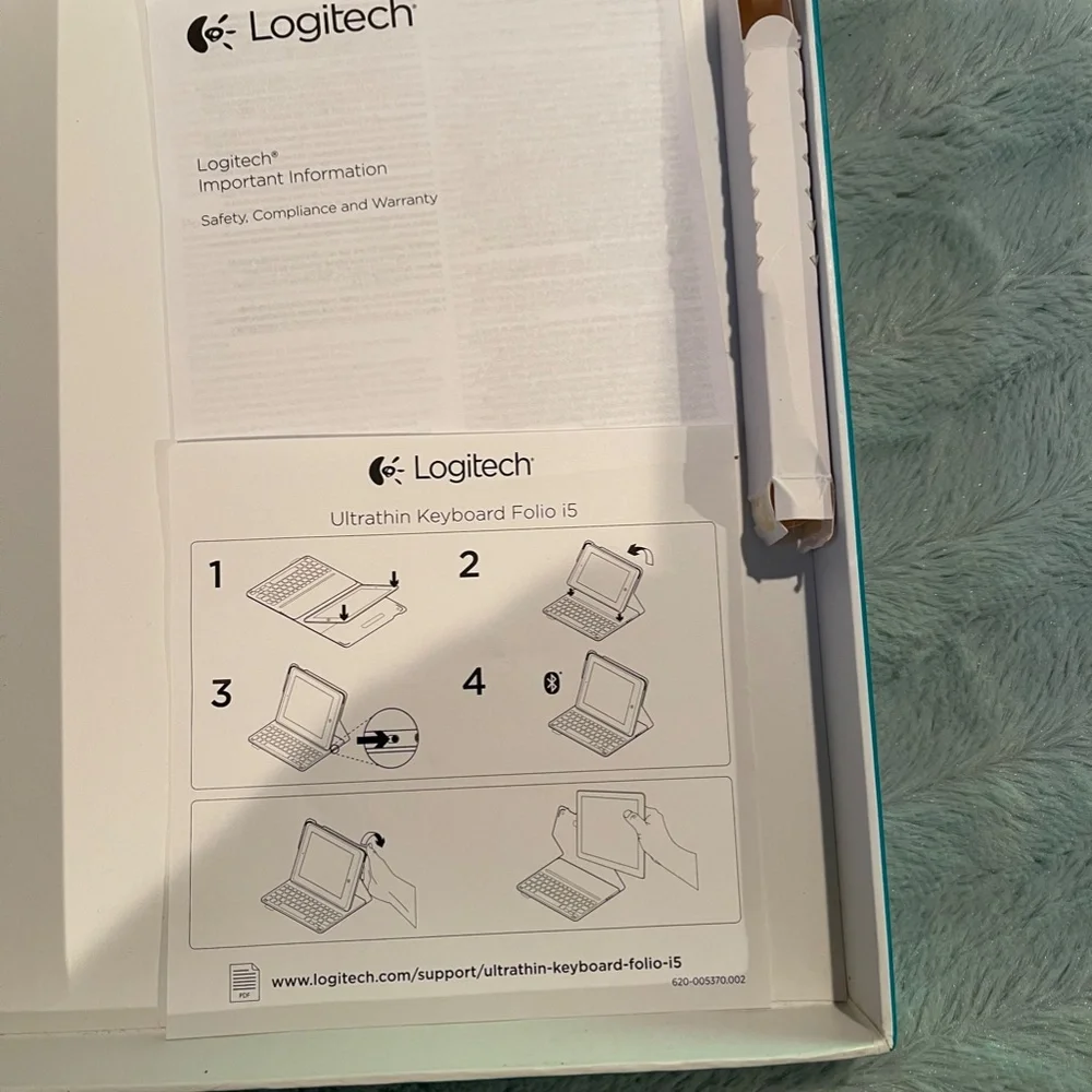 LOGITECH ultra thin keyboard folio for iPad Air